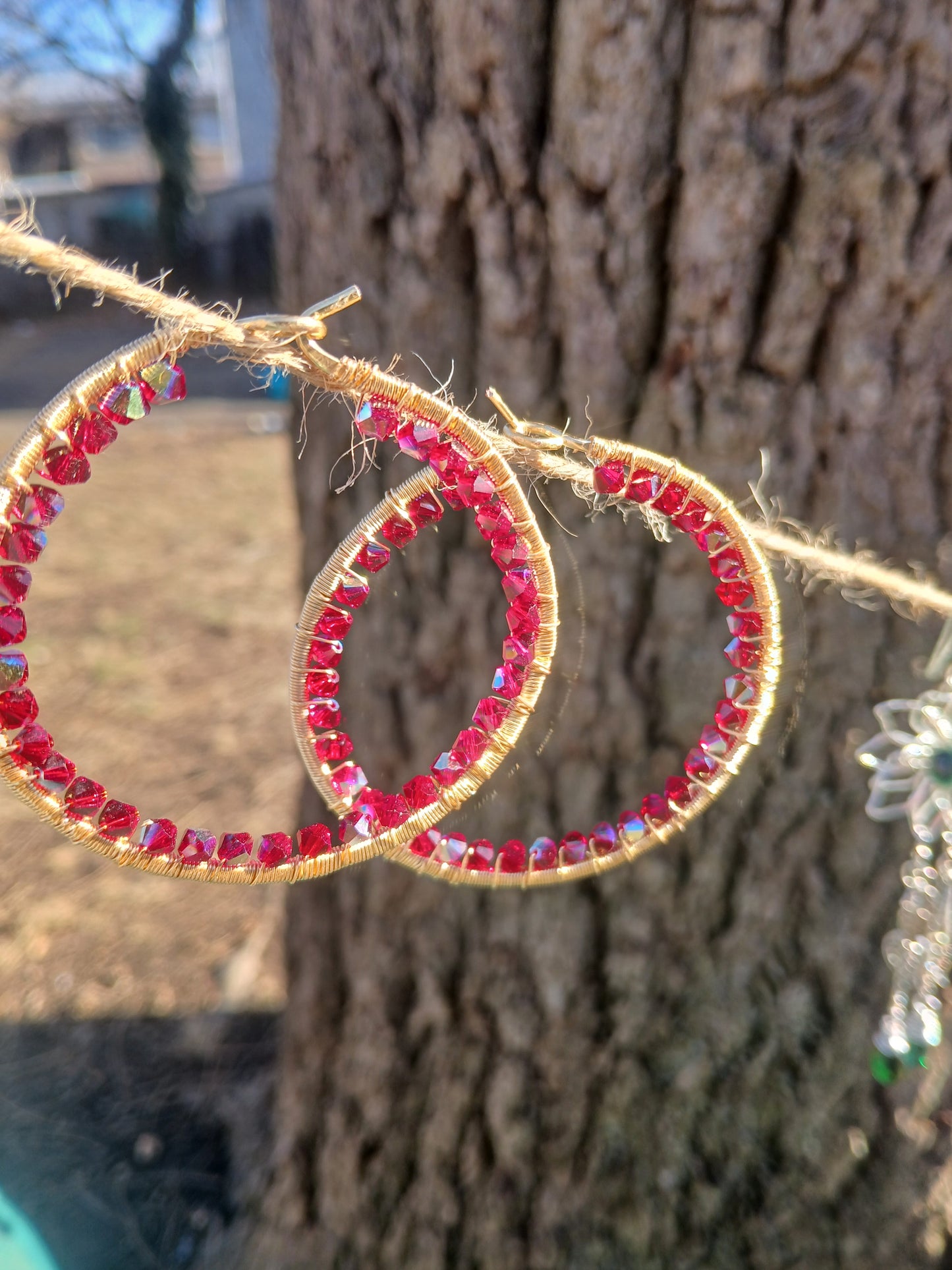 Crimson Lattice Hoops