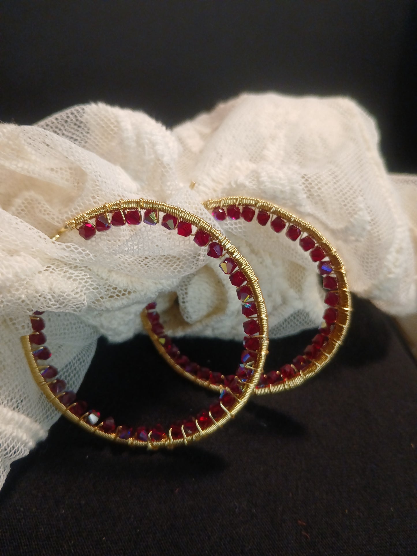 Crimson Lattice Hoops